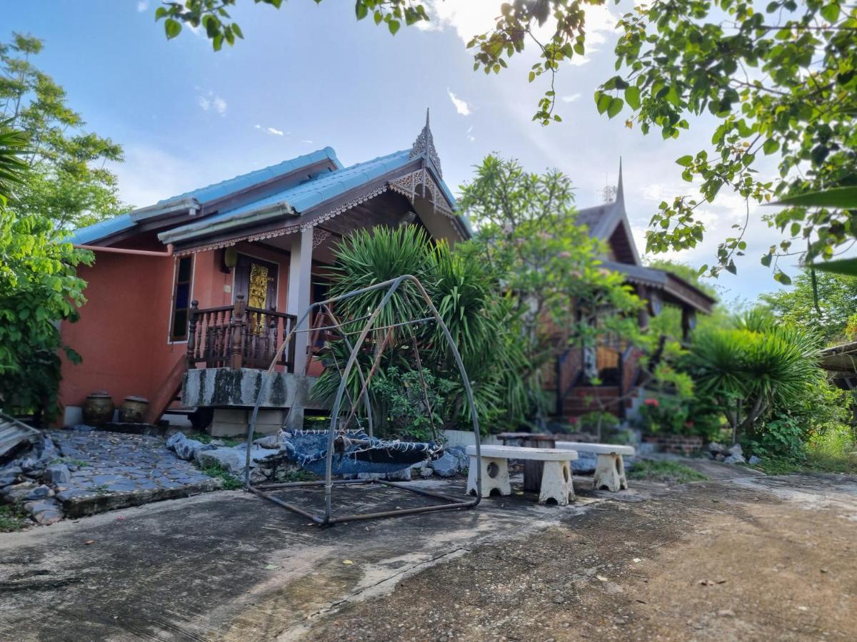 Hello Sichang Bungalow Ko Si Chang Exterior photo